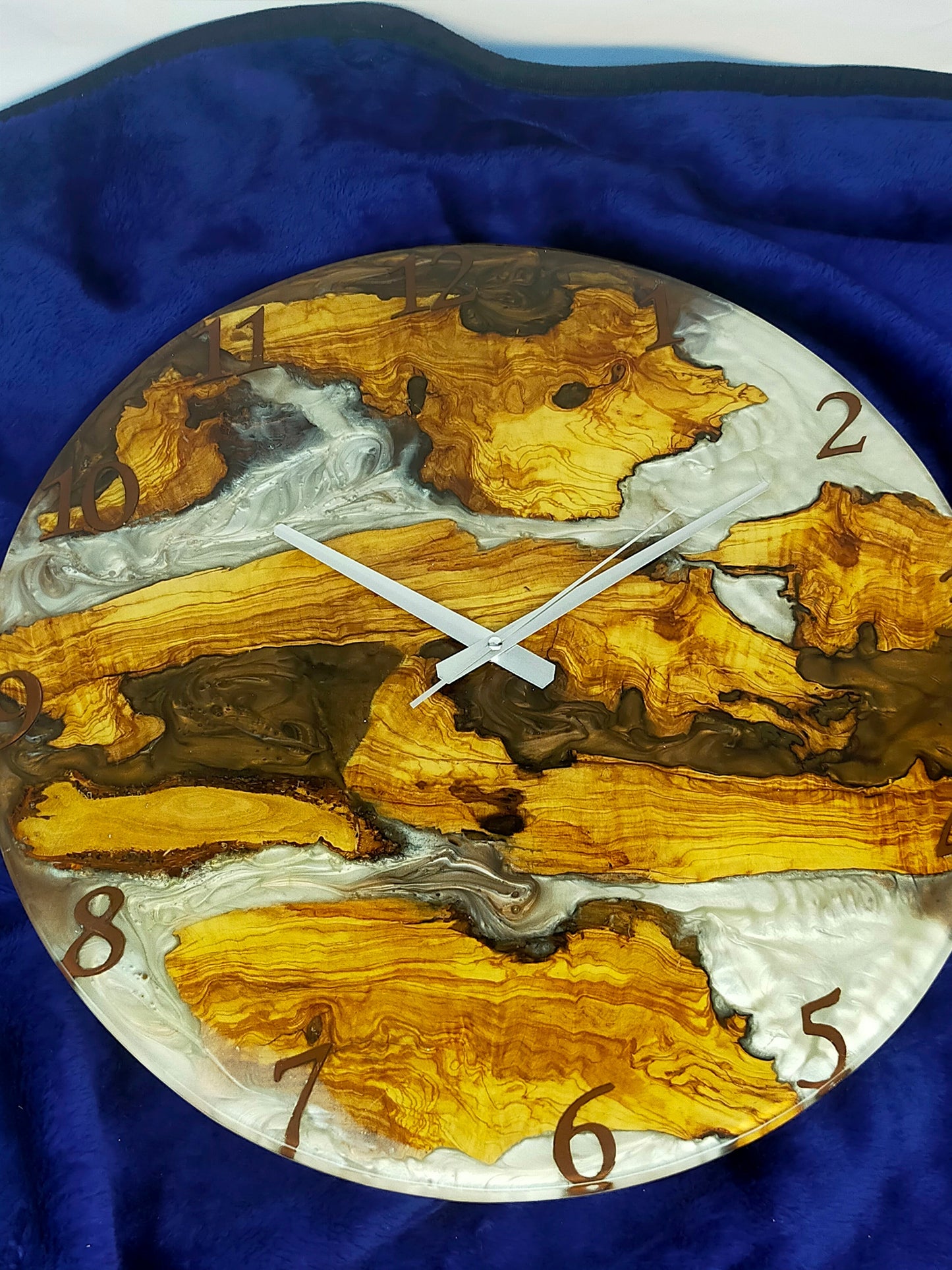 Bicolor Epoxy & Olive Wood Wall Clock ürününün kopyası Wholesale vendor