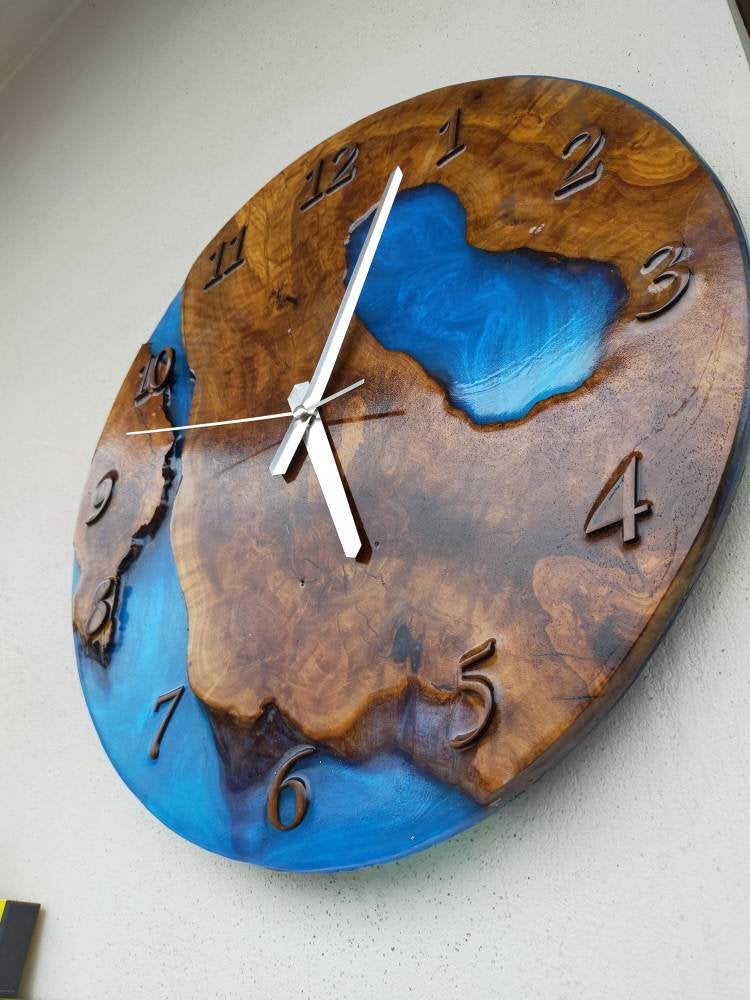 Metallic Color Epoxy & Olive Wood Wall Clock resinwoodliving