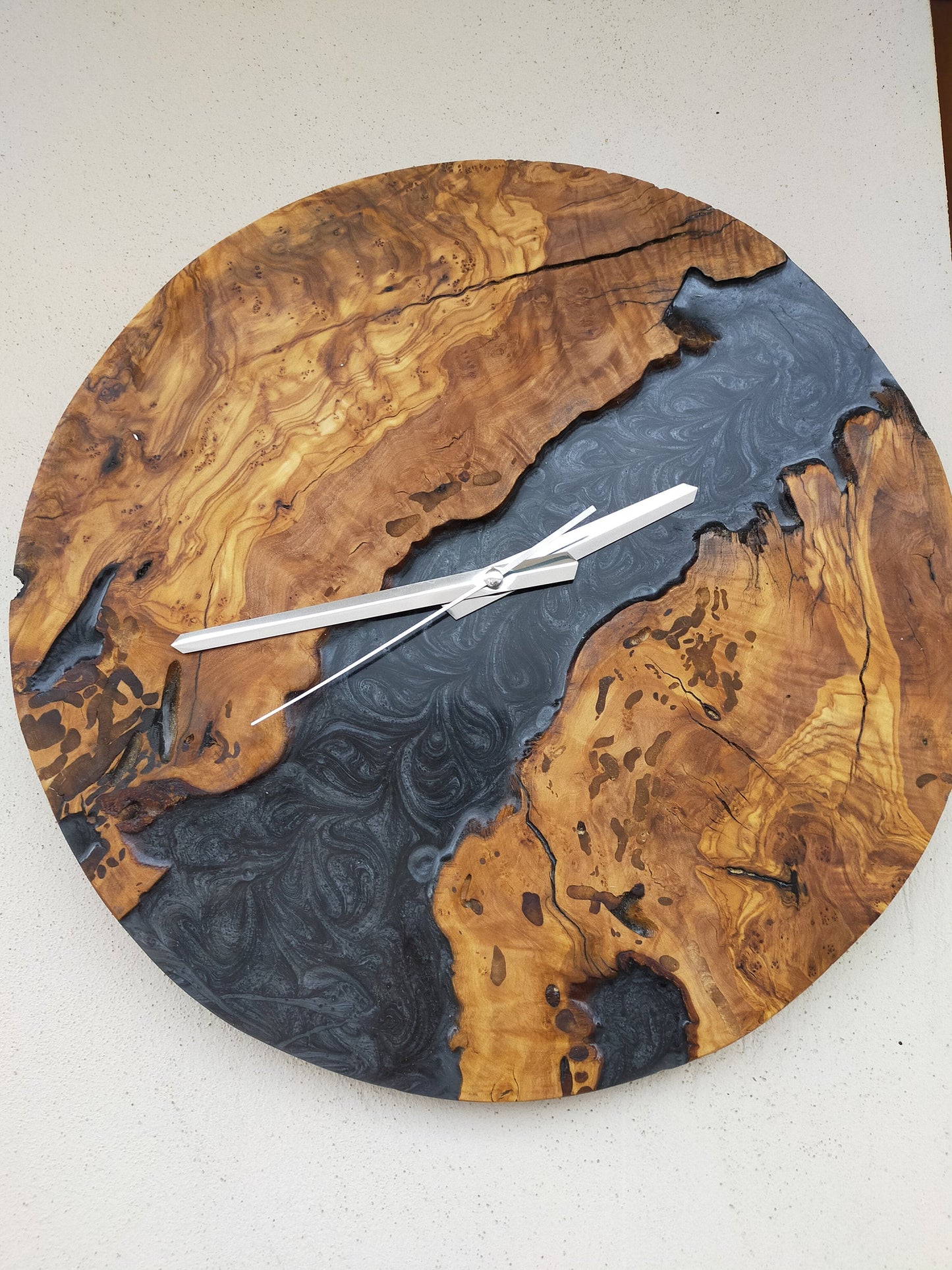 Metallic Color Epoxy & Olive Wood Wall Clock Wholesale vendor