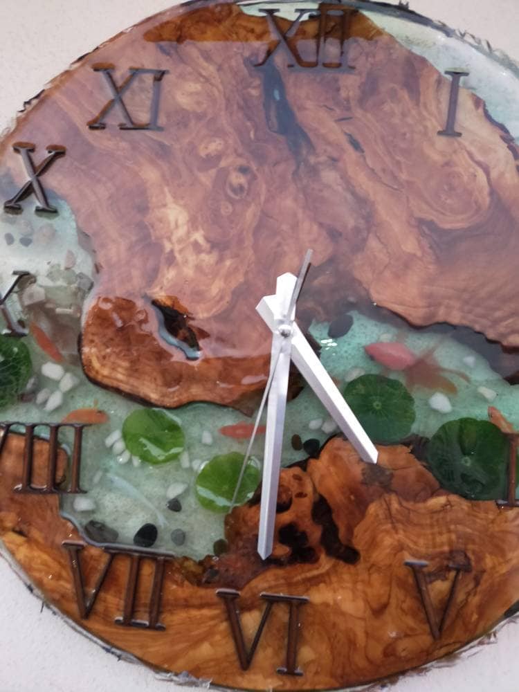 Aquarium Epoxy & Olive Wood Wall Clock Wholesale vendor