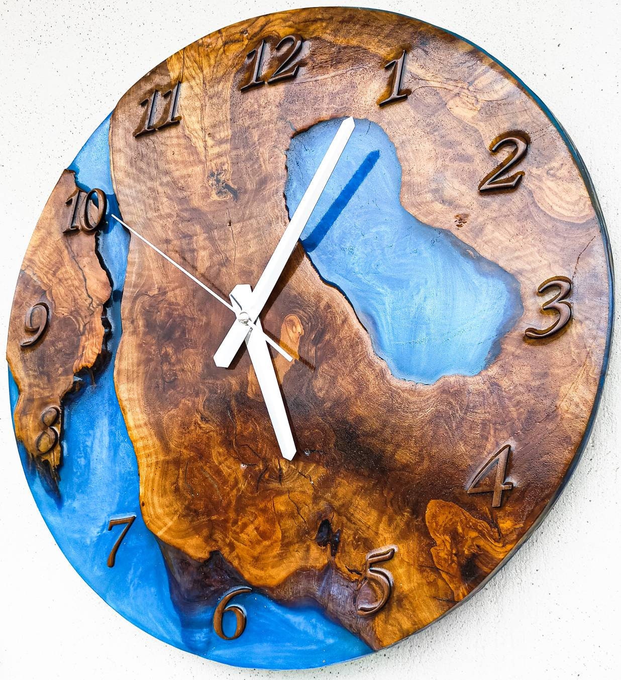 Metallic Color Epoxy & Olive Wood Wall Clock resinwoodliving