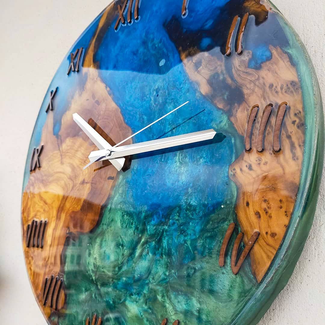 Bicolor Epoxy & Olive Wood Wall Clock Wholesale vendor