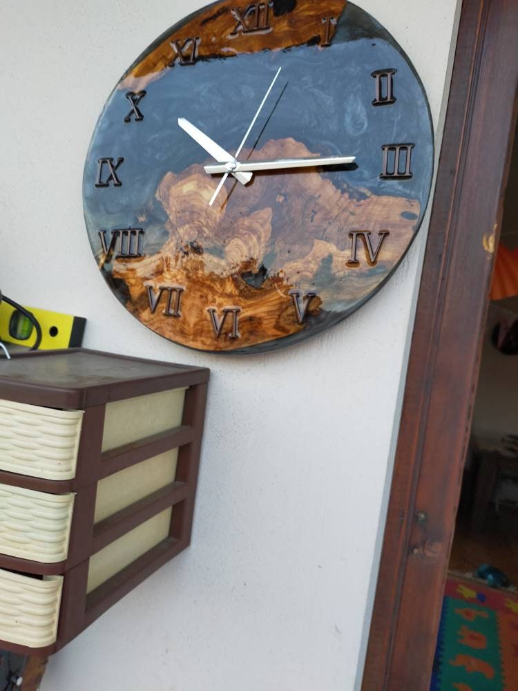 Metallic Color Epoxy & Olive Wood Wall Clock resinwoodliving