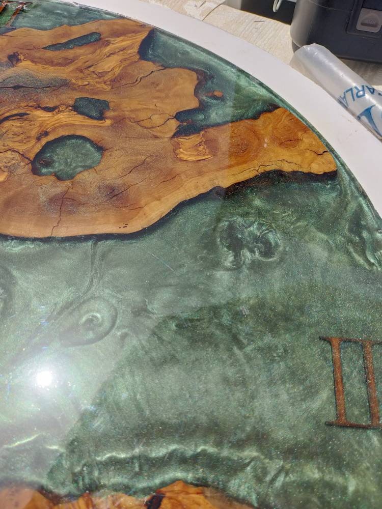 Metallic Color Epoxy & Olive Wood Wall Clock Wholesale vendor