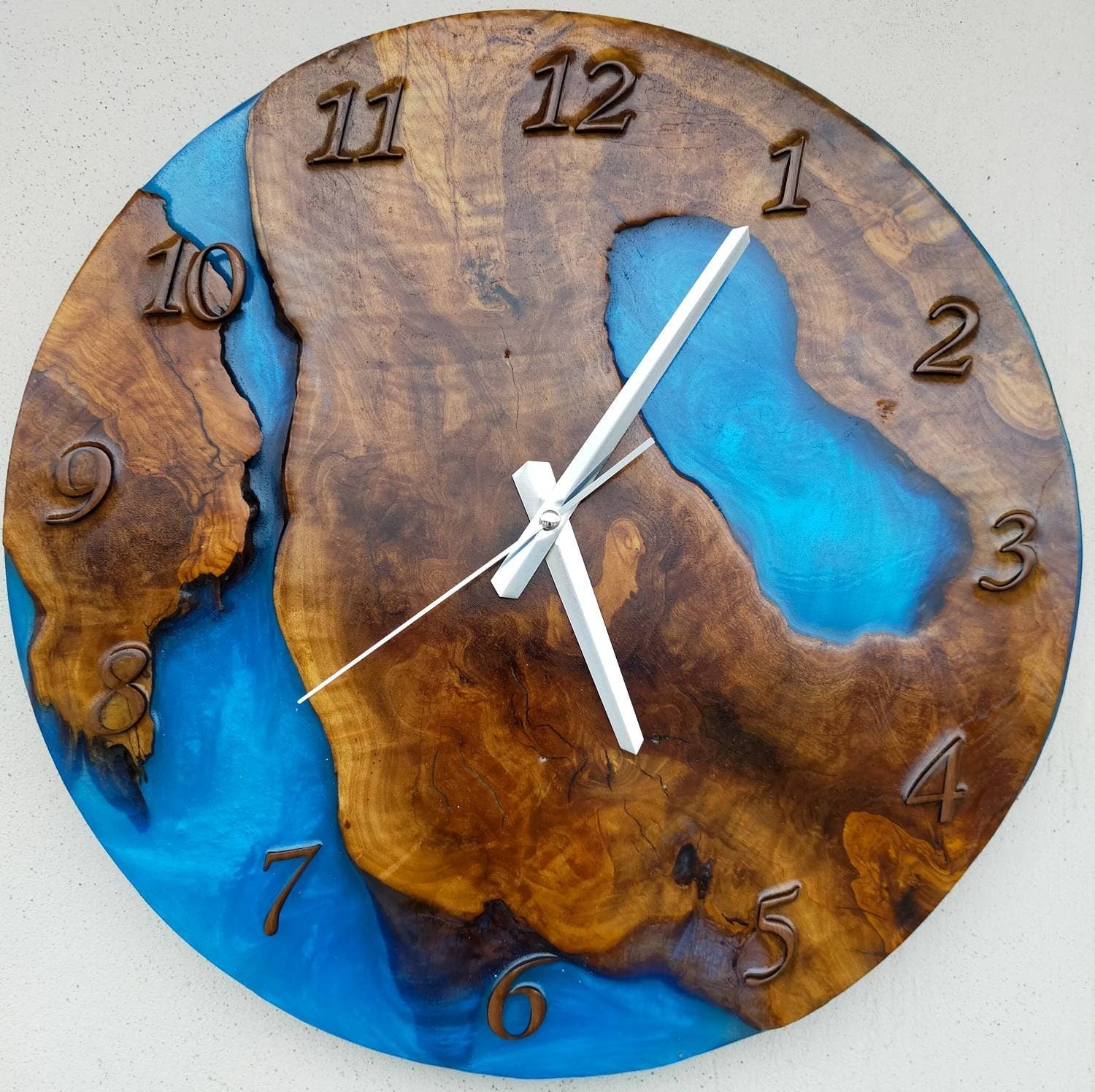 Metallic Color Epoxy & Olive Wood Wall Clock resinwoodliving