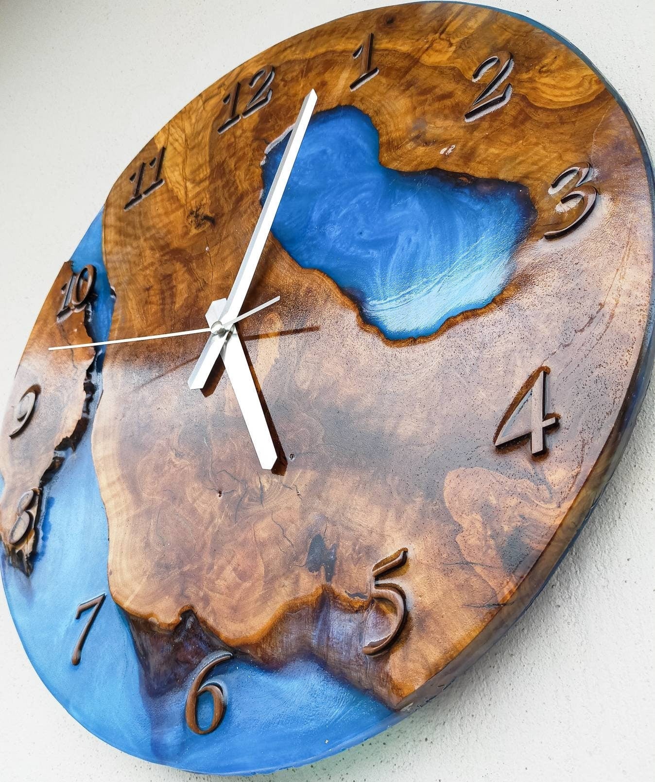 Metallic Color Epoxy & Olive Wood Wall Clock resinwoodliving