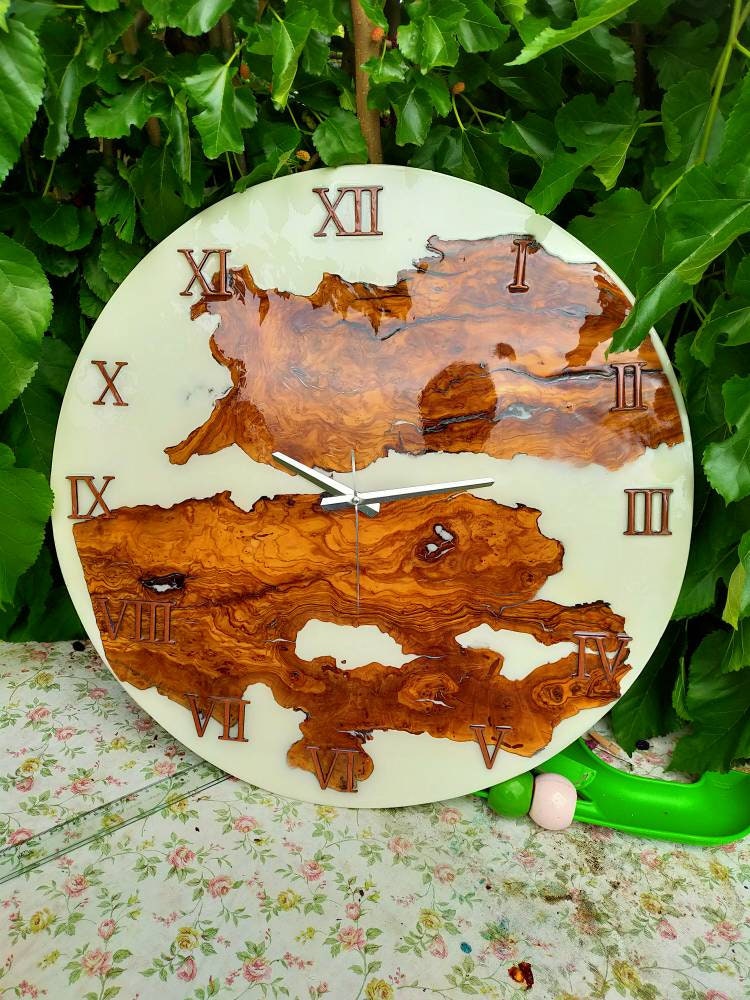 Metallic Color Epoxy & Olive Wood Wall Clock resinwoodliving