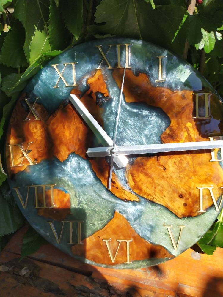 Metallic Color Epoxy & Olive Wood Wall Clock Wholesale vendor