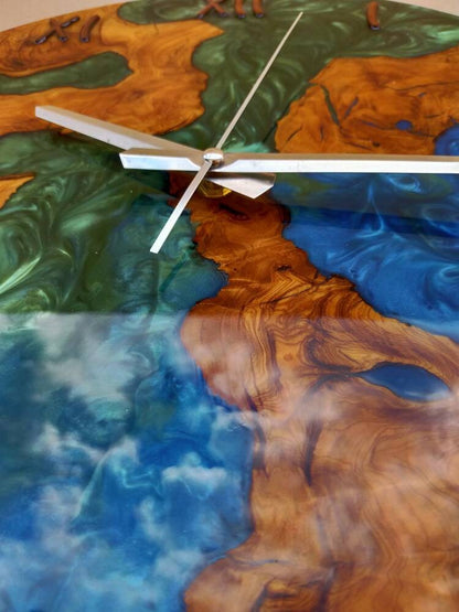 Bicolor Epoxy & Olive Wood Wall Clock Wholesale vendor