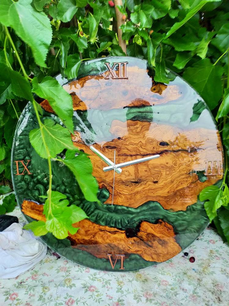 Metallic Color Epoxy & Olive Wood Wall Clock resinwoodliving