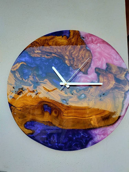 Metallic Color Epoxy & Olive Wood Wall Clock resinwoodliving