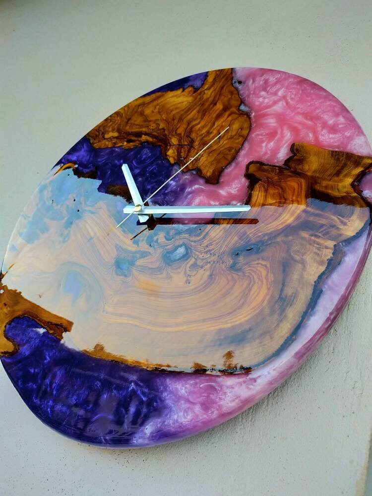 Metallic Color Epoxy & Olive Wood Wall Clock resinwoodliving