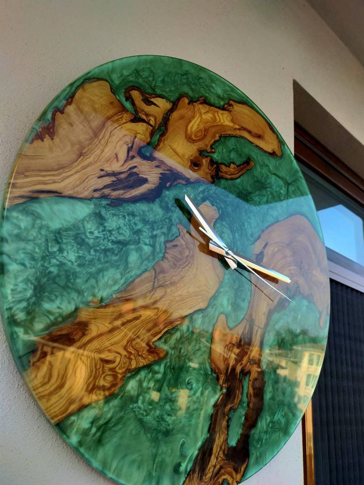 Metallic Color Epoxy & Olive Wood Wall Clock resinwoodliving