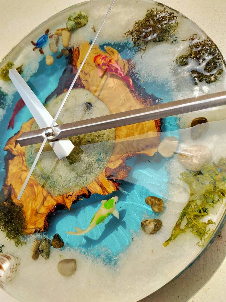 Aquarium Epoxy & Olive Wood Wall Clock Wholesale vendor