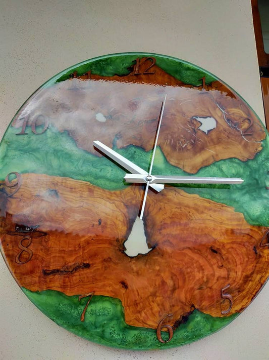 Metallic Color Epoxy & Olive Wood Wall Clock resinwoodliving