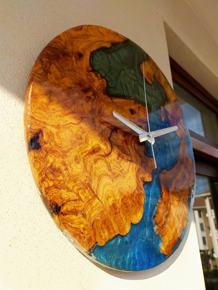 Bicolor Epoxy & Olive Wood Wall Clock Wholesale vendor