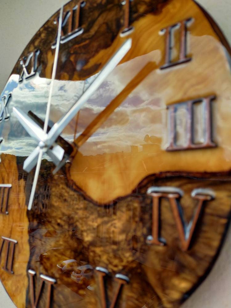 Metallic Color Epoxy & Olive Wood Wall Clock resinwoodliving