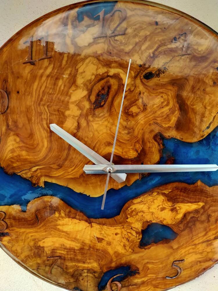 Metallic Color Epoxy & Olive Wood Wall Clock Wholesale vendor