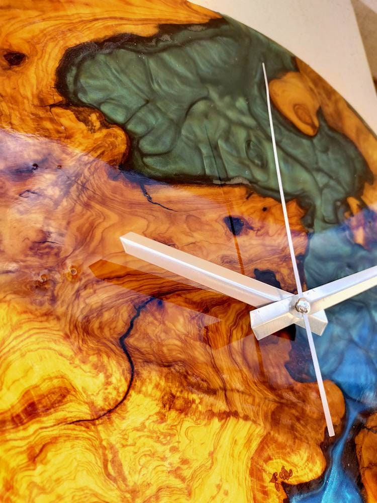 Bicolor Epoxy & Olive Wood Wall Clock Wholesale vendor