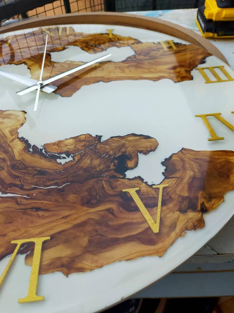 Metallic Color Epoxy & Olive Wood Wall Clock resinwoodliving