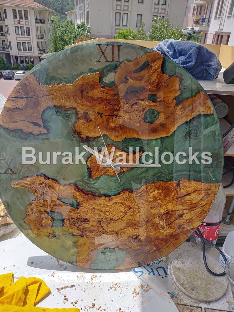 Metallic Color Epoxy & Olive Wood Wall Clock resinwoodliving