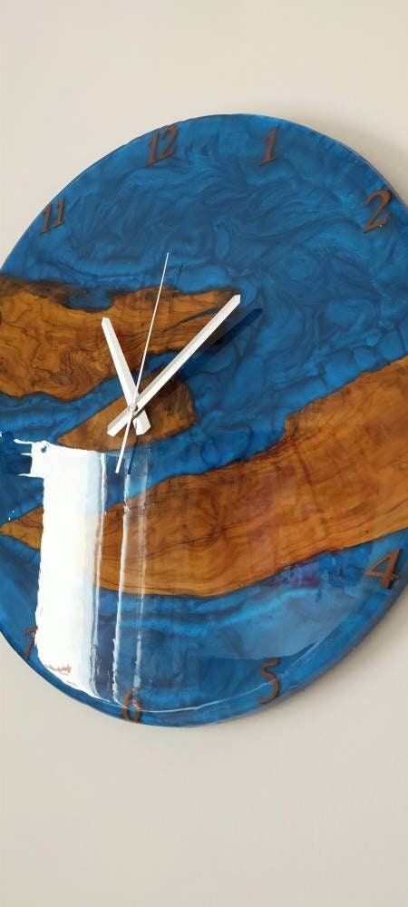 Metallic Color Epoxy & Olive Wood Wall Clock resinwoodliving