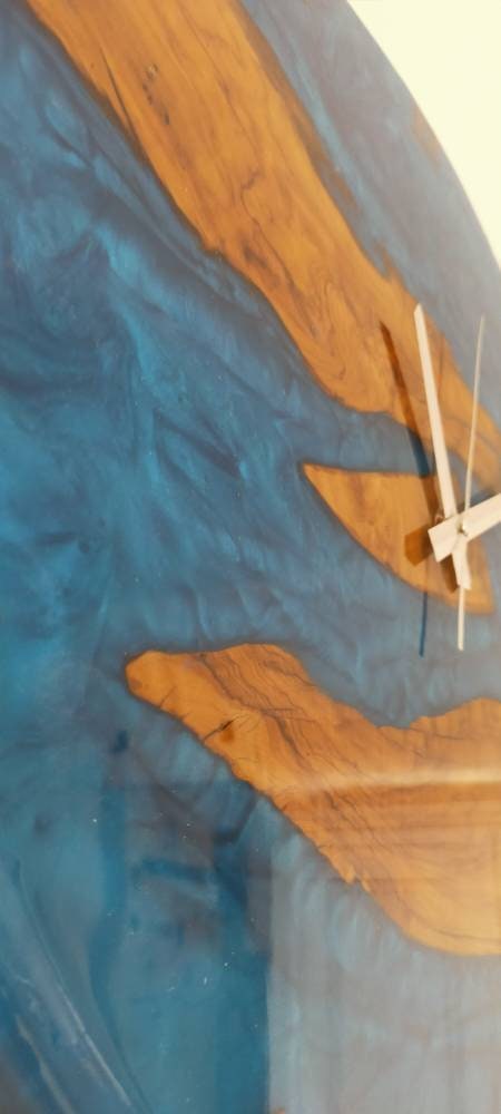 Metallic Color Epoxy & Olive Wood Wall Clock resinwoodliving