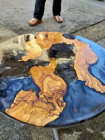 Epoxy Resin & Wood Table Top - Metallic resinwoodliving