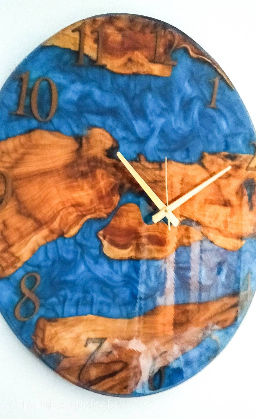 Metallic Color Epoxy & Olive Wood Wall Clock resinwoodliving