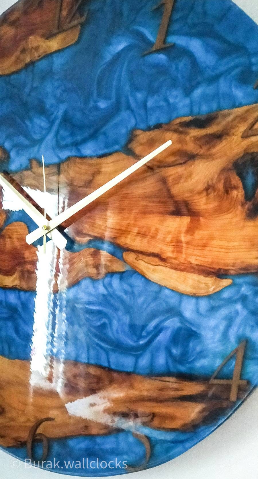 Metallic Color Epoxy & Olive Wood Wall Clock resinwoodliving