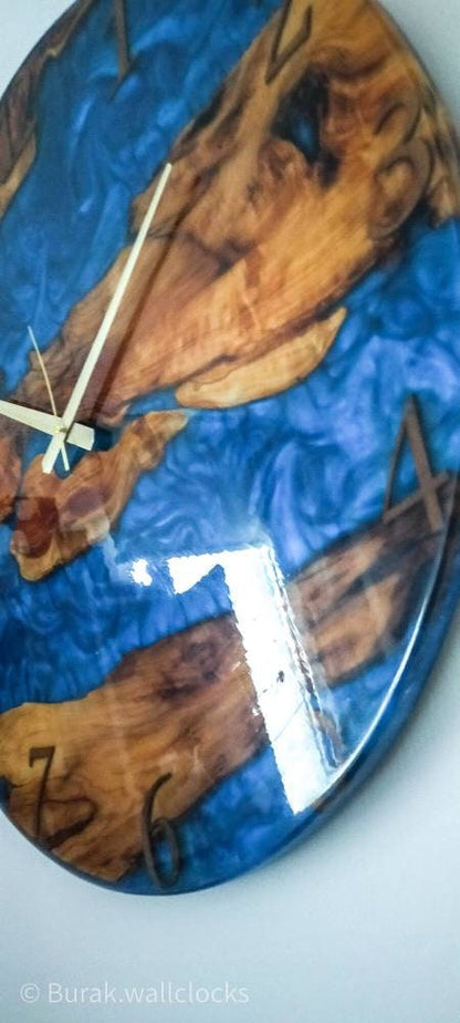 Metallic Color Epoxy & Olive Wood Wall Clock resinwoodliving