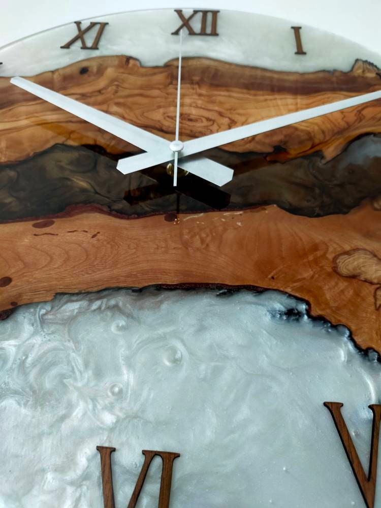 Bicolor Epoxy & Olive Wood Wall Clock Wholesale vendor