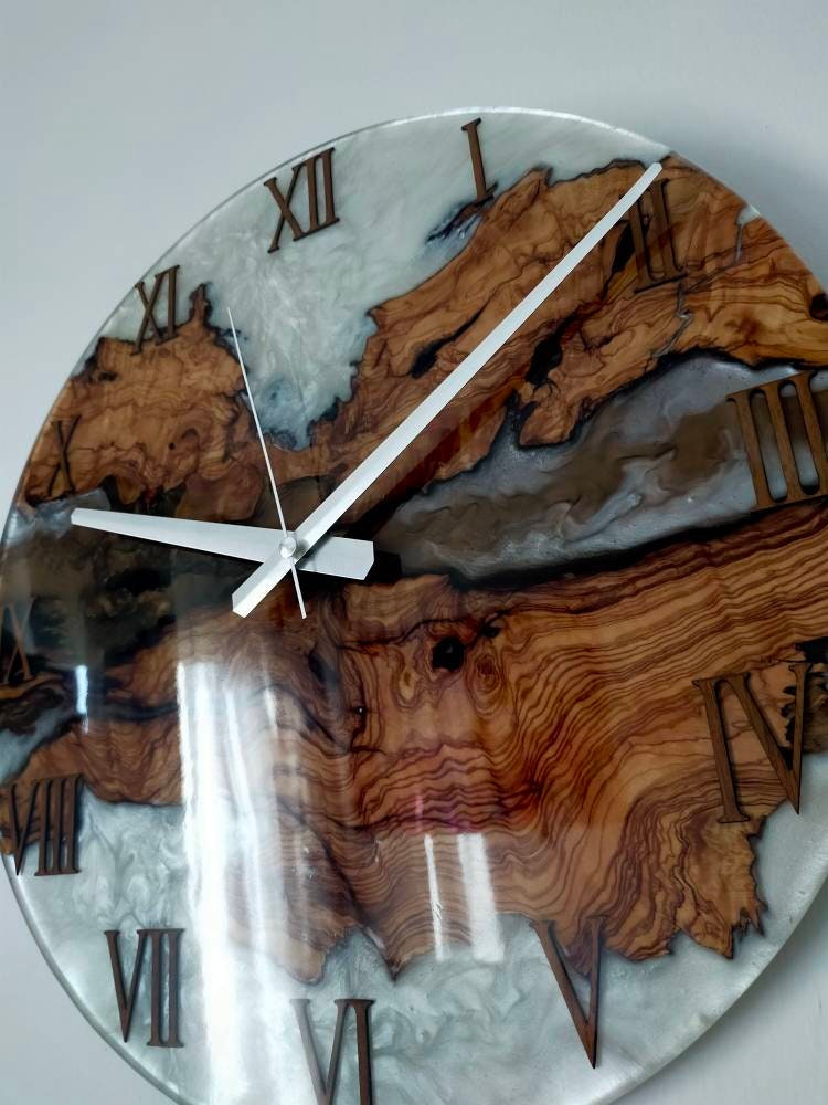 Bicolor Epoxy & Olive Wood Wall Clock Wholesale vendor