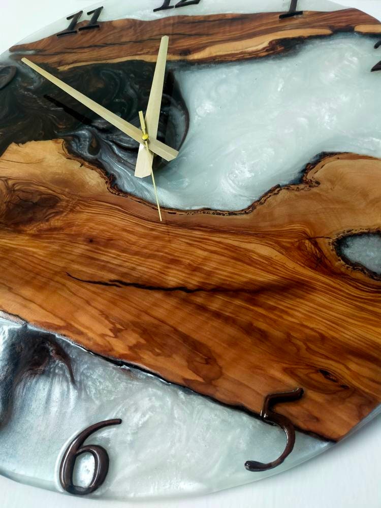 Bicolor Epoxy & Olive Wood Wall Clock Wholesale vendor