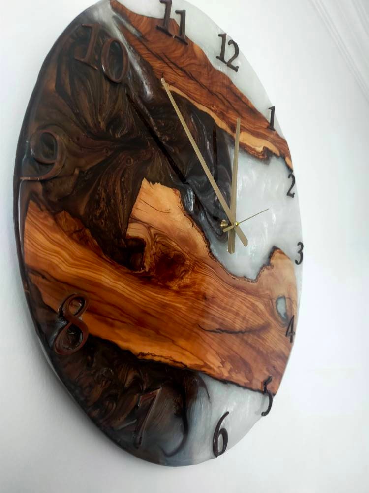 Bicolor Epoxy & Olive Wood Wall Clock Wholesale vendor