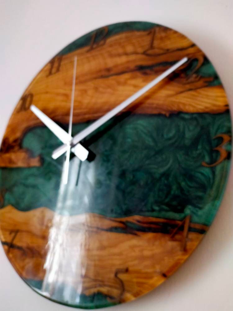 Metallic Color Epoxy & Olive Wood Wall Clock resinwoodliving