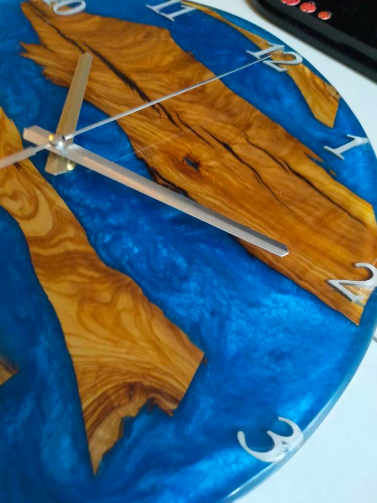 Metallic Color Epoxy & Olive Wood Wall Clock Wholesale vendor