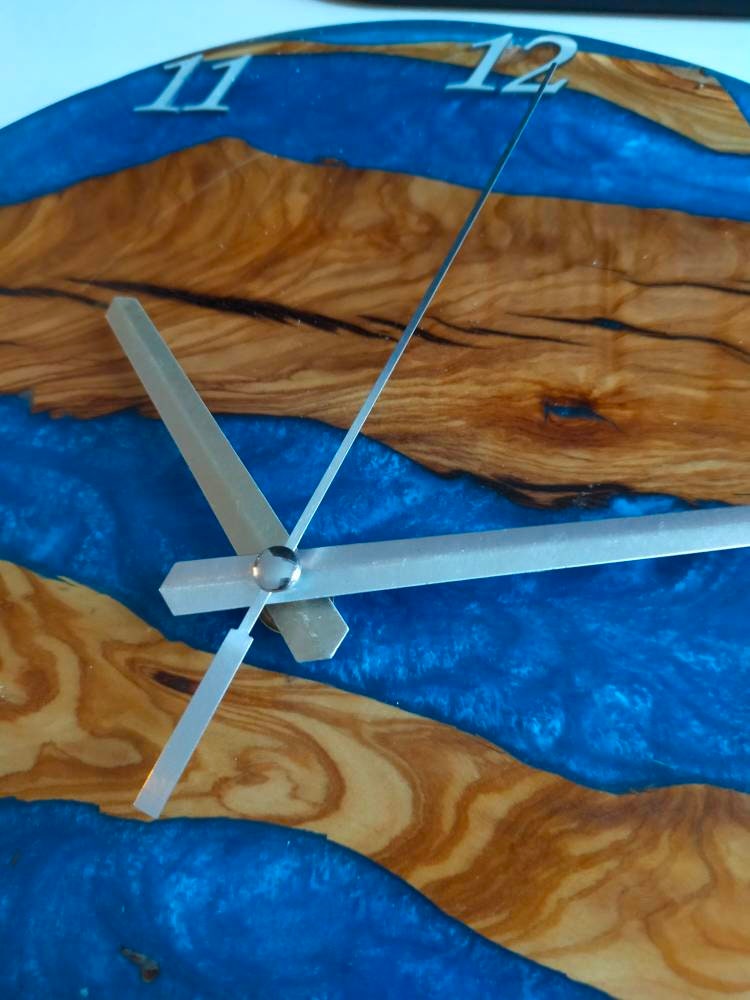 Metallic Color Epoxy & Olive Wood Wall Clock resinwoodliving