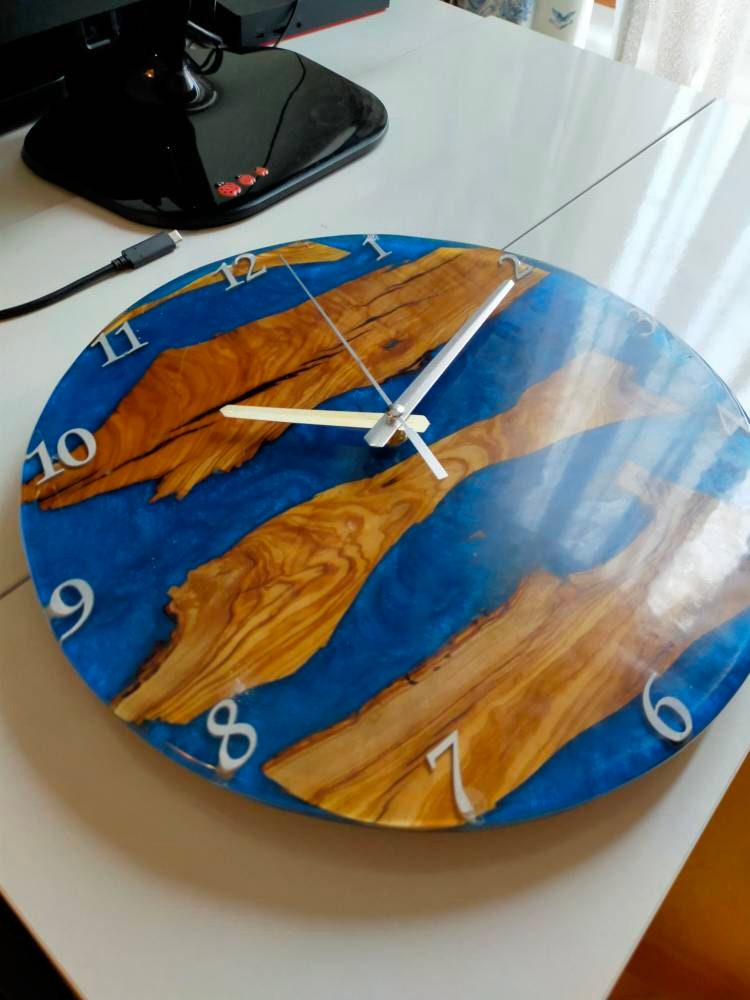 Metallic Color Epoxy & Olive Wood Wall Clock Wholesale vendor