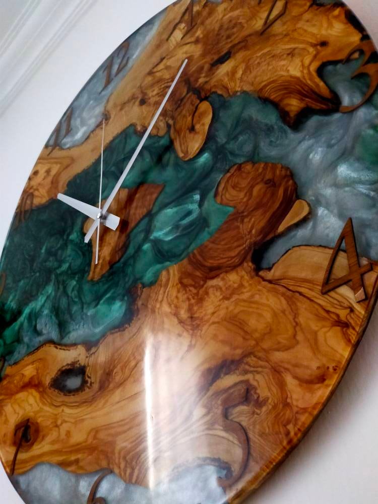 Bicolor Epoxy & Olive Wood Wall Clock Wholesale vendor