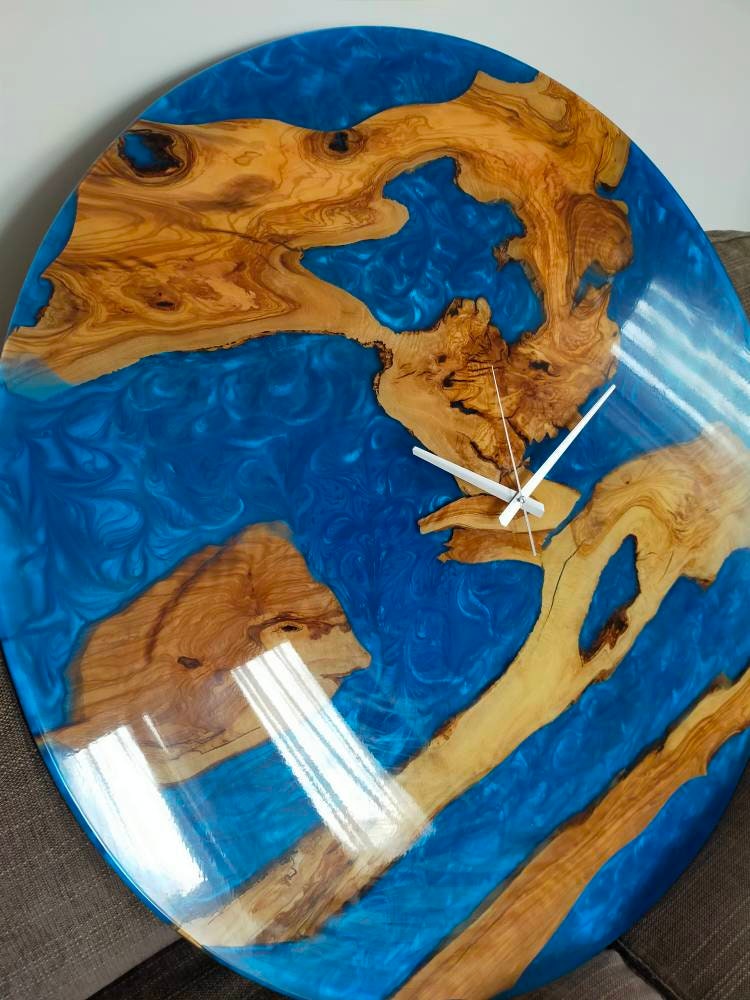 Metallic Color Epoxy & Olive Wood Wall Clock resinwoodliving